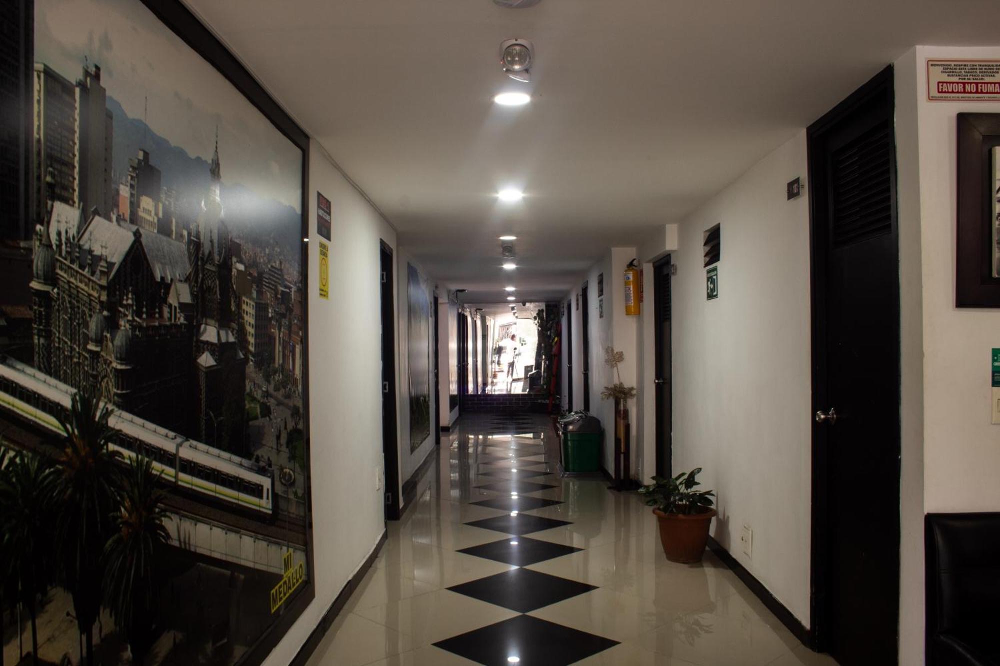 Hotel Laureles De Aburra Medellín Esterno foto