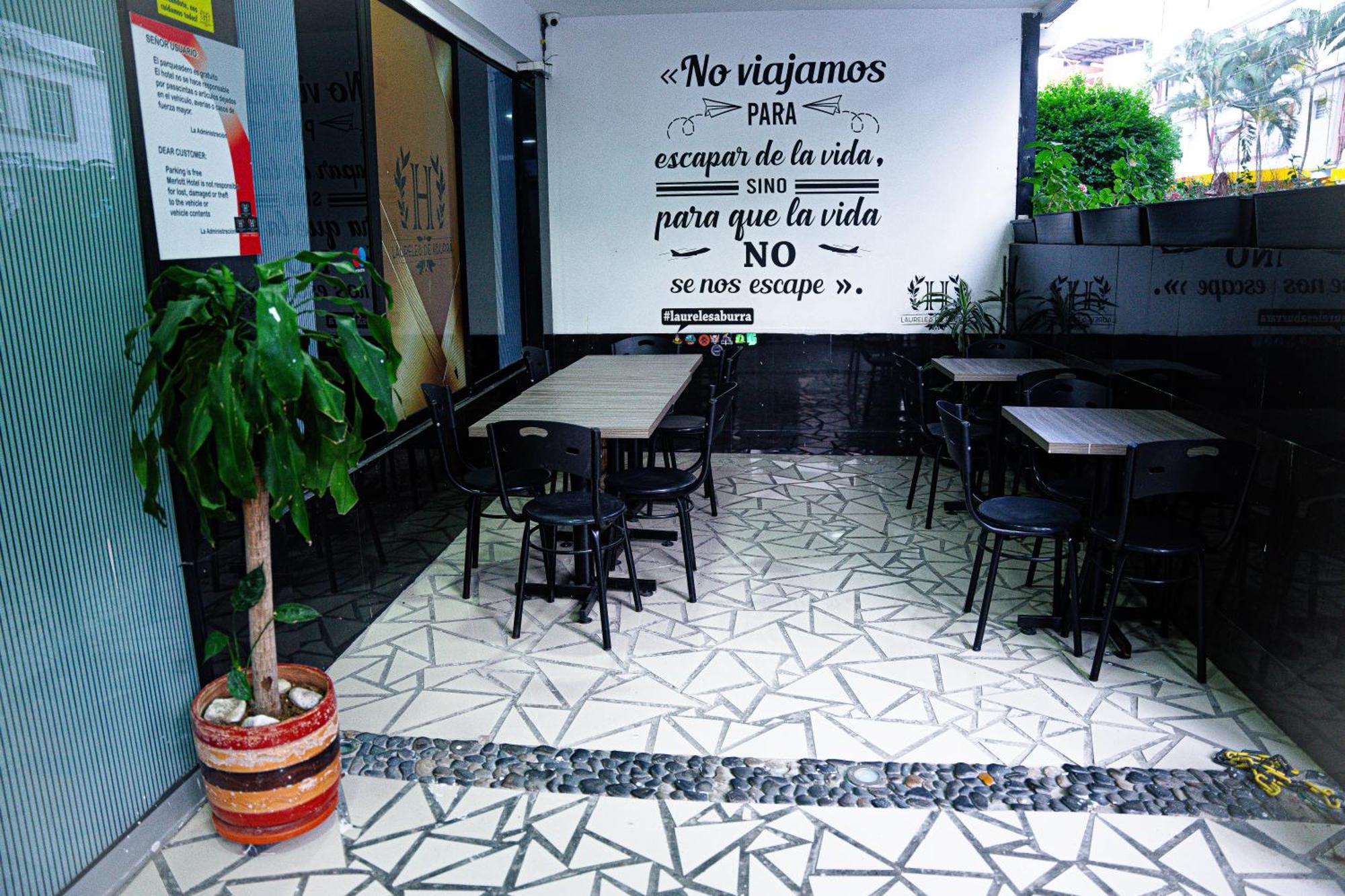 Hotel Laureles De Aburra Medellín Esterno foto