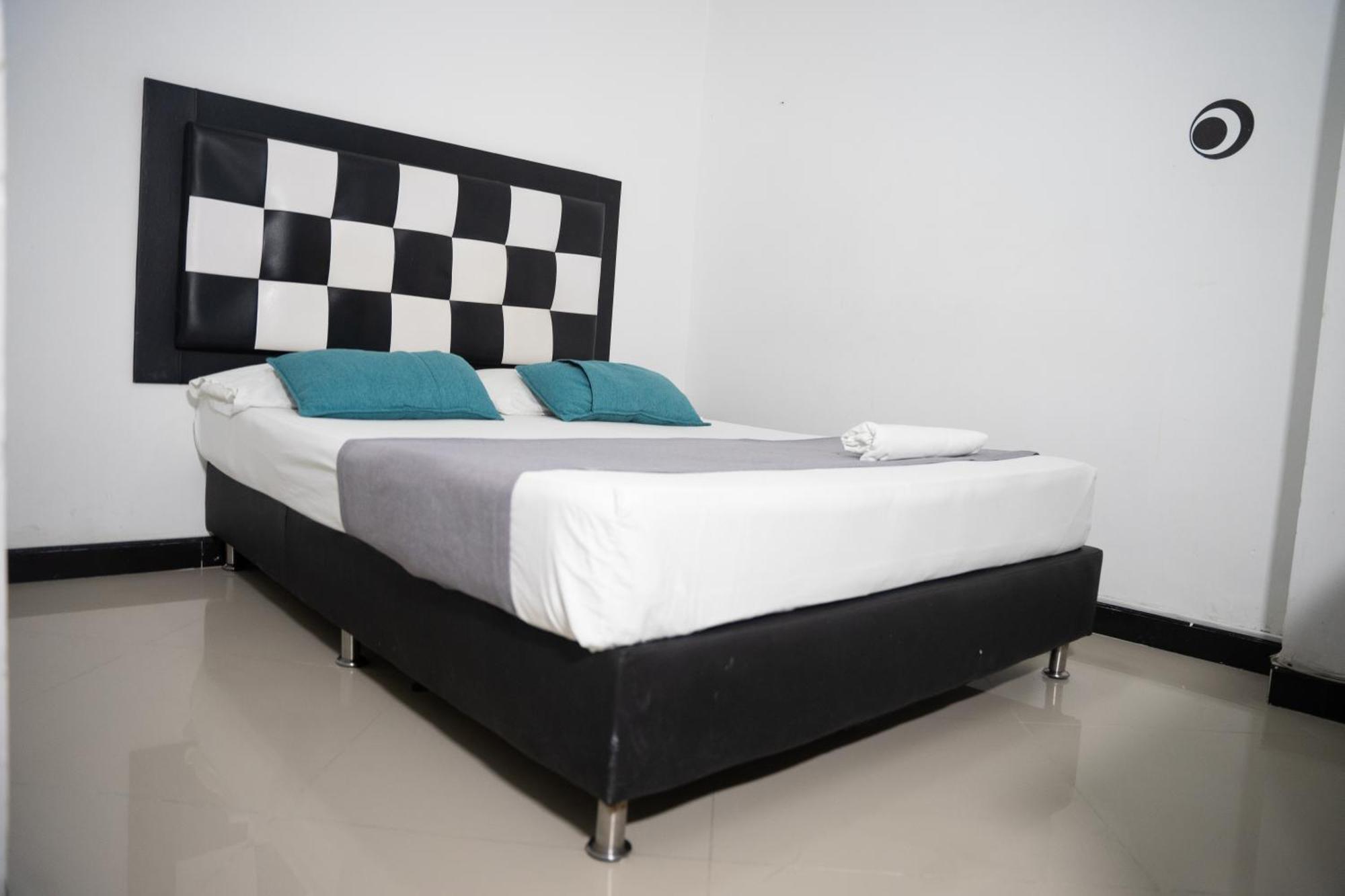 Hotel Laureles De Aburra Medellín Esterno foto